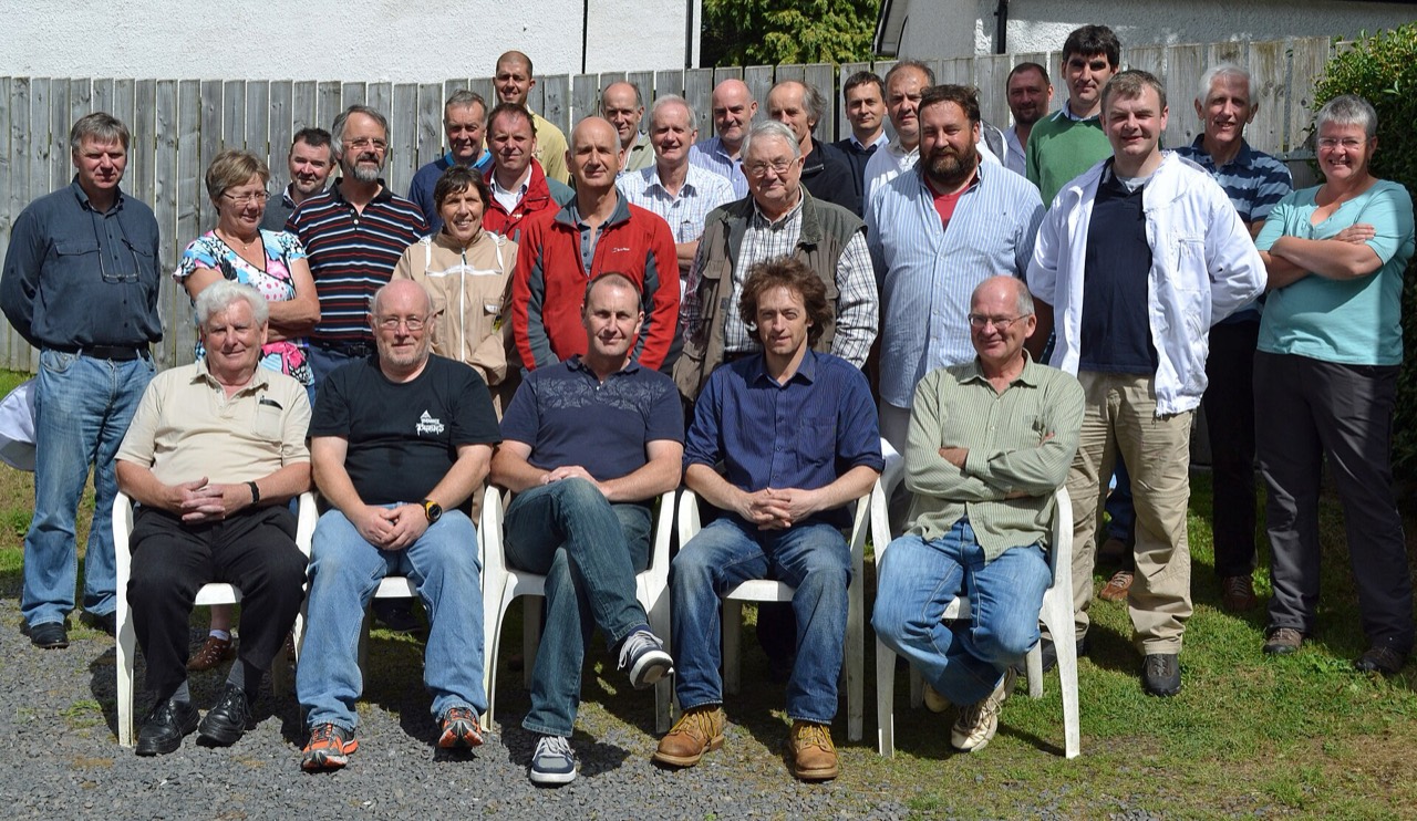 Session de formation pratique à l'apiculture